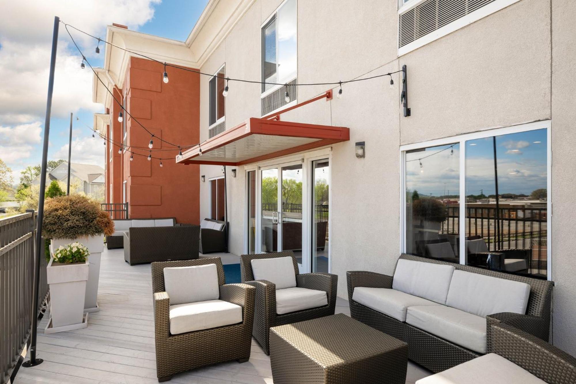 Holiday Inn Express & Suites Chattanooga-Hixson By Ihg Exterior photo