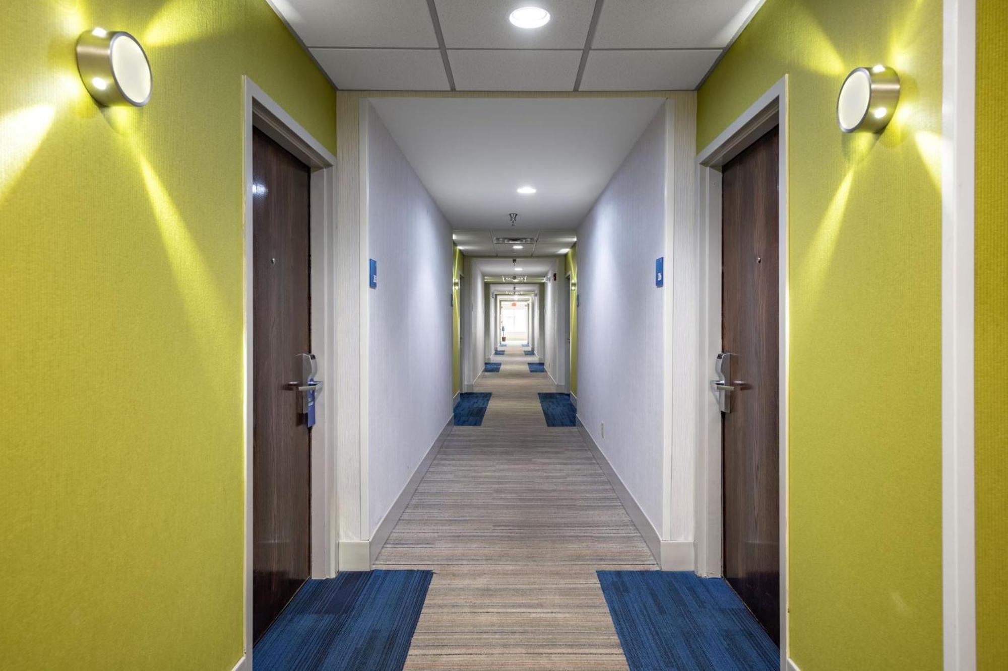 Holiday Inn Express & Suites Chattanooga-Hixson By Ihg Exterior photo